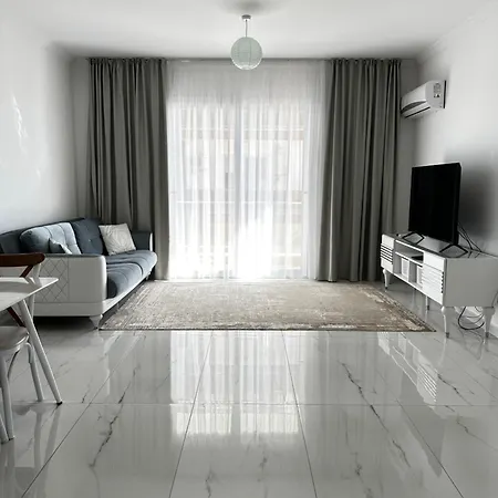 2 комнаты в комплексе Royal Sun, расположенном всего в 500 метрах от моря