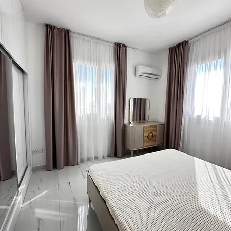 Lägenhet 2 комнаты в комплексе Royal Sun, расположенном всего в 500 метрах от моря