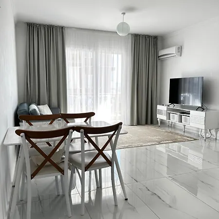 דירה 2 комнаты в комплексе Royal Sun, расположенном всего в 500 метрах от моря Agios Georgios (Famagusta)